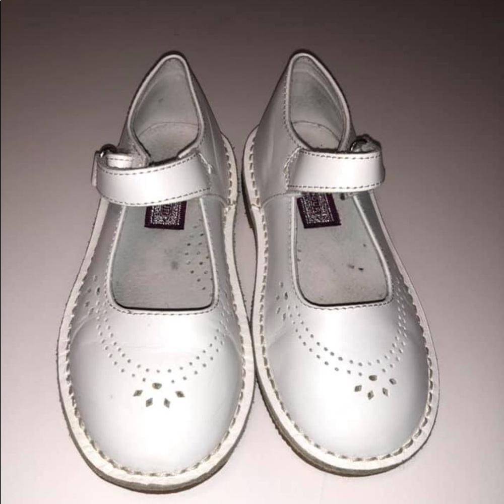 Little Girls White L’AMOUR Shoes